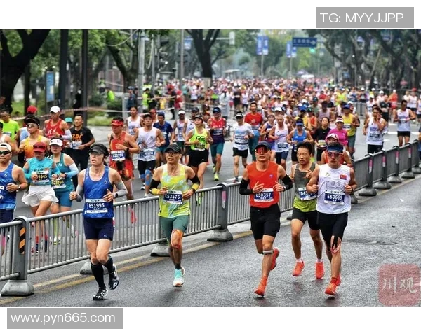 成都攀岩队在城市马拉松中的团队协作表现精彩点评与分析 成都攀岩队在城市马拉松中的团队协作表现精彩点评与分析