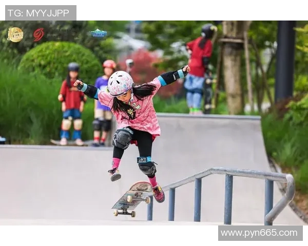 成都滑板队在滑板节奏排名中创下历史新高展现青春活力与团队精神 成都滑板队在滑板节奏排名中创下历史新高展现青春活力与团队精神