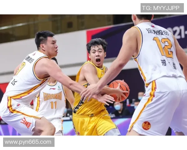 新疆对阵广东CBA直播精彩瞬间全记录球迷热情互动不容错过