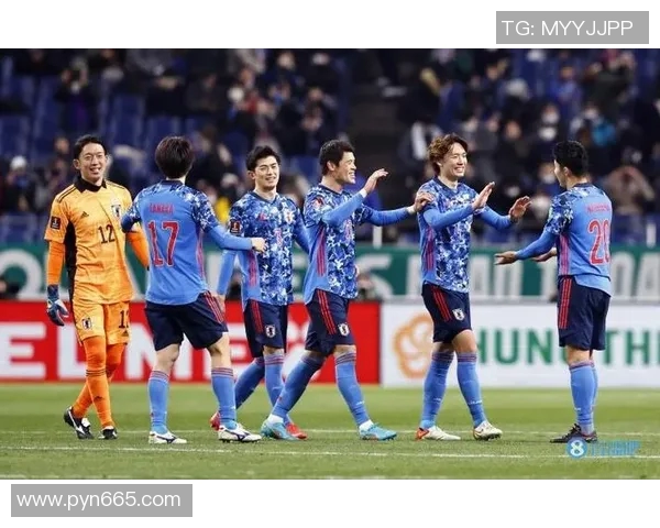 12强赛精彩对决日本队迎战实力不俗的伊拉克队争夺晋级名额 12强赛精彩对决日本队迎战实力不俗的伊拉克队争夺晋级名额